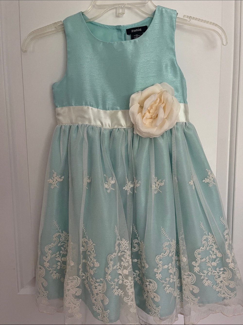 Zunie Aqua Satin Dress with Cream Sash & Flower girls size 6